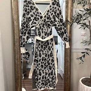 Bobbles & Lace HYFVE Leopard print sweater dress. Size M. NWT